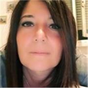 Laureata in giurisprudenza e mamma di due ragazzi di 13 e 16 anni, si offre come aiuto compiti/studio per elementari e medie per tutte le materie